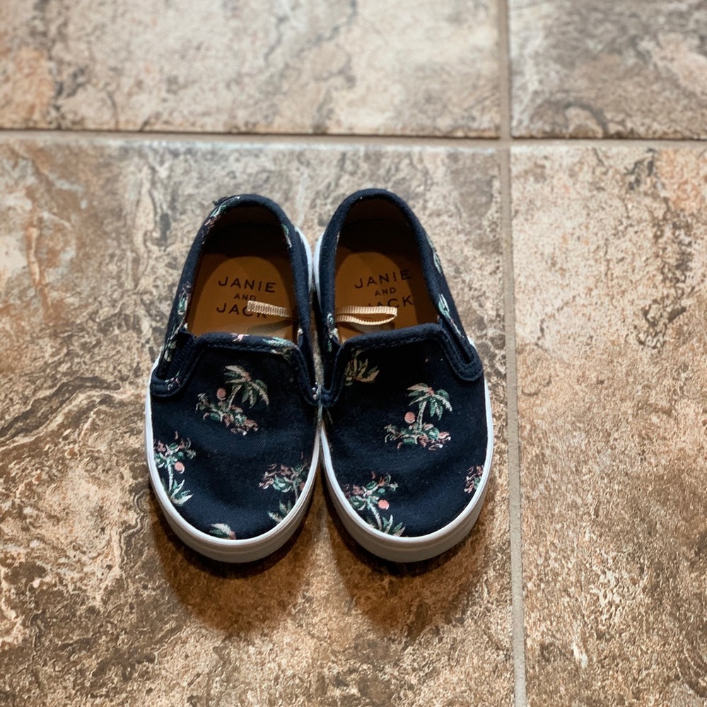 Janie and Jack size 5 boys shoes and size 12-24 months sun hat